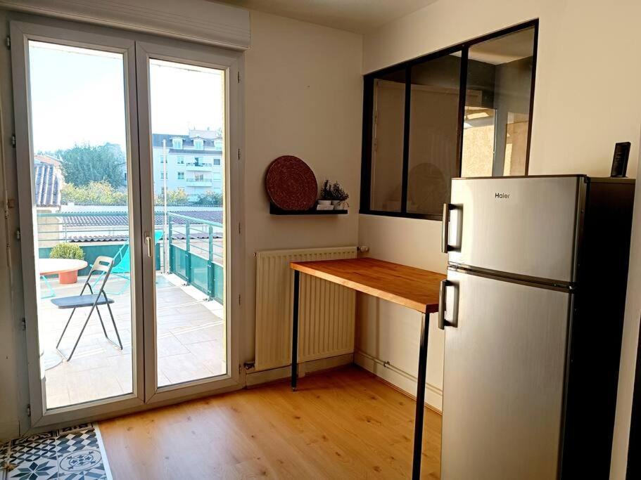 Le Cosy Plein Centre Avec Terrasse Apartment Meximieux Luaran gambar
